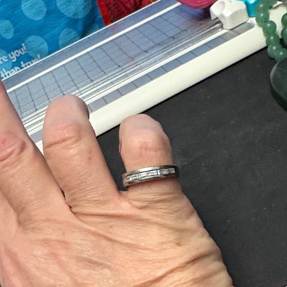 Stylish 925 Sterling Silver Band With CZ Stones - Picture 3 of 8